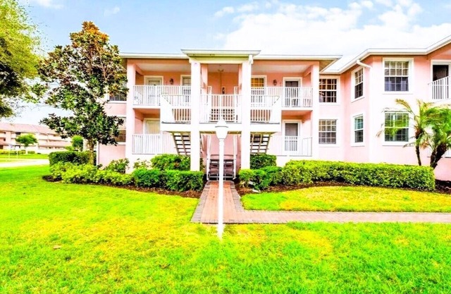 Coastal 2BR/2BA Condo – Steps to Marco Island South Beach – Dec/Jan available!