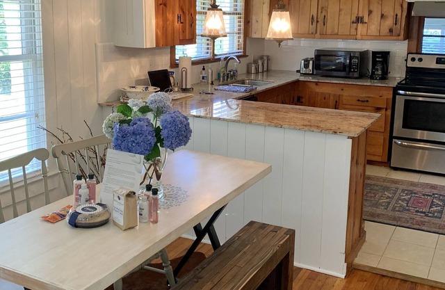 Coastal Cottage Steps Away from the Beach and Downtown Fairhope