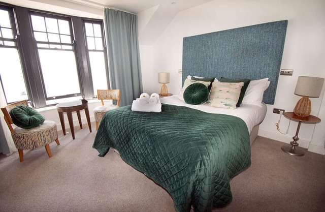 Coastal Elegance - Seaview Double Room