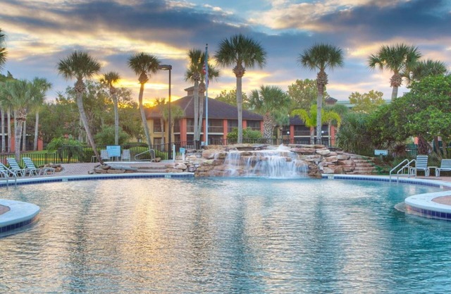 Coastal Getaway! Two Great Units, Pool, Parking