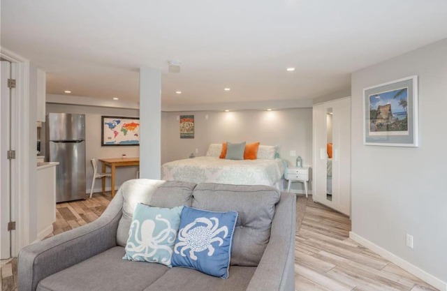 Coastal Zen Cottage - Walk To Beach