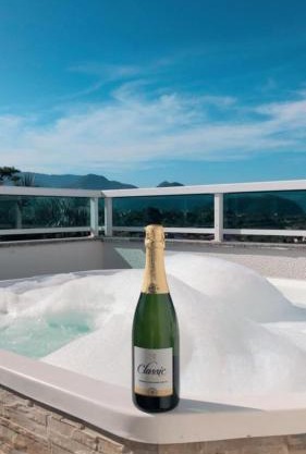 Cobertura com jacuzzi em Ubatuba
