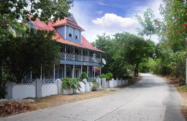 Coconut Paradise Lodge
