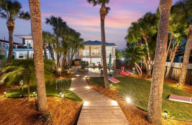 Coconuts Cove Retreat By the Sea