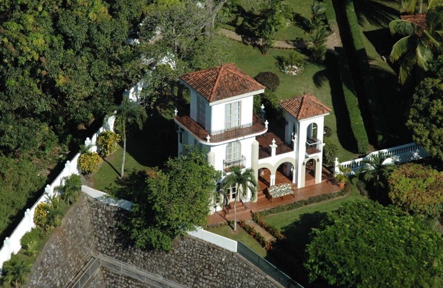 COLD WHERE YOU ARE? CASTILLO IS WARM AND DRY DATES NOW OPENnFULL STAFF, CHEFnnn