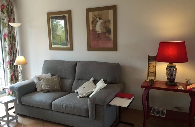 Collines Destanove: Appartement de Charme-calme-confort-piscine
