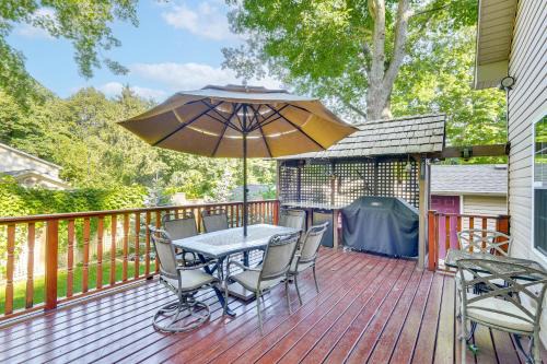 Coloma Retreat with Fire Pit, Walk to Beaches!