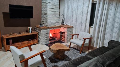 COM LAREIRA Recanto do Lago no Santa Bárbara Resort Residence