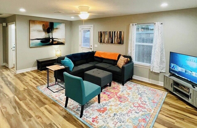 Combo Duplex Sleeps 8 4BR/4BA