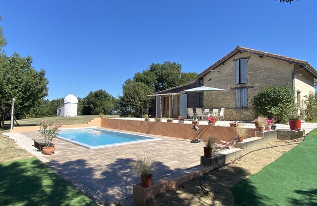 Come and recharge your batteries in the GERS, with its swimming pool and starry skies.