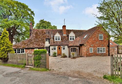 Come and Stay in our Charming Cottage