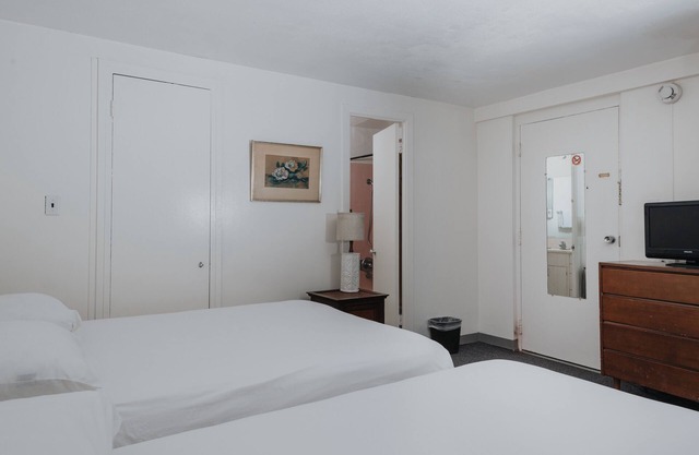 Come Create Memories w/Fun-filled Adventures at this Paradise! Onsite Pool!