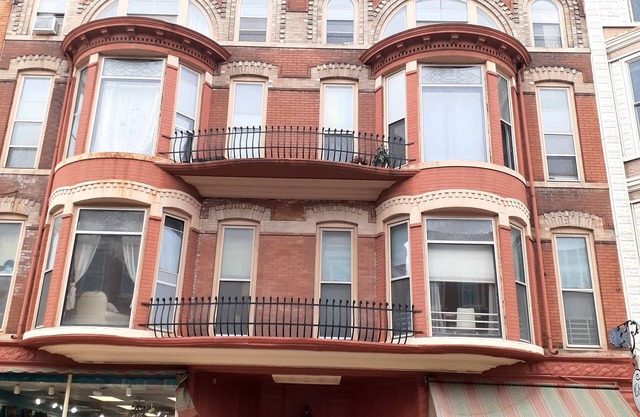 Come stay in this Circa1845 Historical Building located in Downtown Galena.