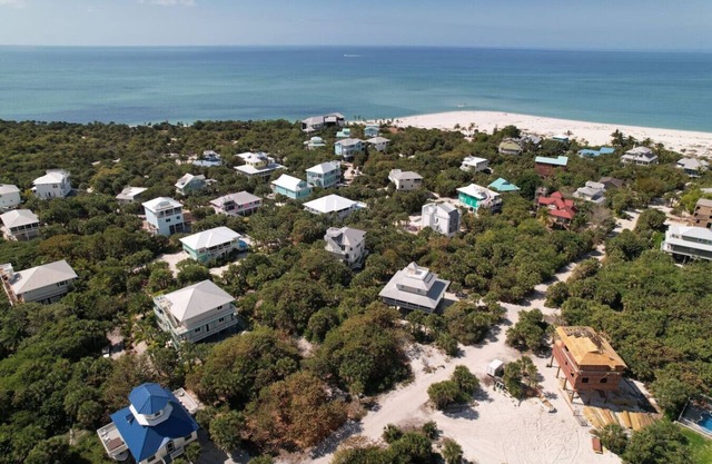 Come Together-consist of 2 Homes4 Golf Carts2 pool