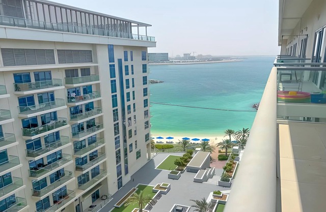 Comfortable 2-bedroom Apartment with Amenities Marjan Island Dubai Beautiful Vacation Home