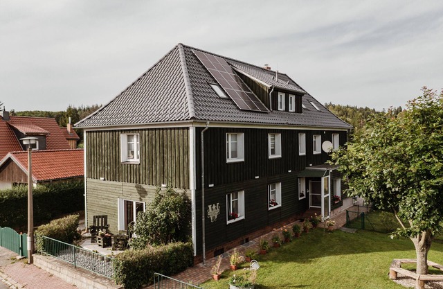 Comfortable apartment with garden on the edge of the forest and yet close to the center