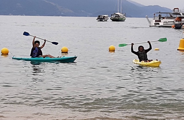 Comfortable home, beachfront, air conditioning, kayaks and more.