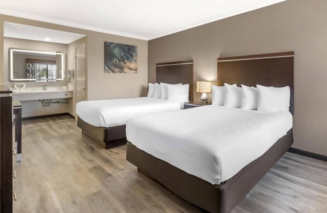 Comfortable Stay Near Top California Attractions – Ideal for Family Adventures!