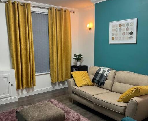 Comfortably furnished 2 bedroom home in Bolton