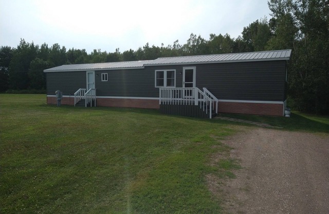 Comfy Two Bedroom Thousand Islands Getaway