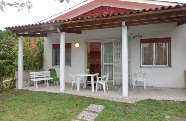 Comfy Villa with private garden and parking