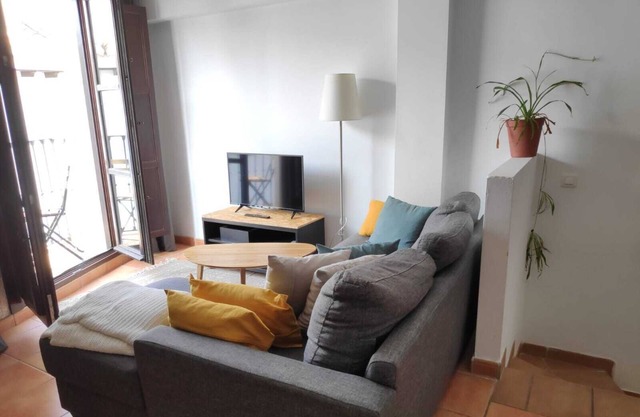 Complete house next to the Arco de Elvira. Albaicín Bajo and Gran Vía