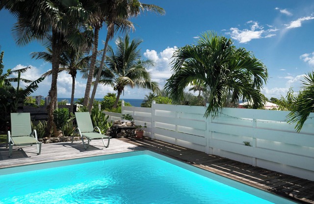 Complete relaxation at Villa Lakaz with its spacious terrace and private pool.