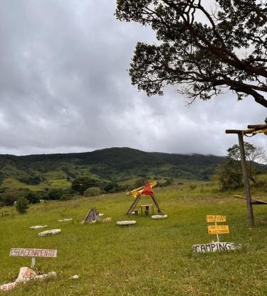 Complexo canta galo Camping