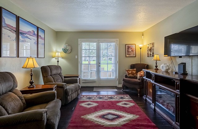 Condo-2Bdrm/2Bath-Fully Equipped, Quiet Gated Community