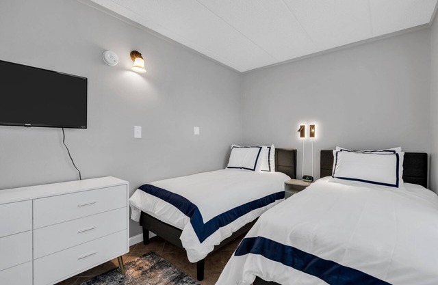 Condo Steps from the Beach & Boardwalk in Seaside