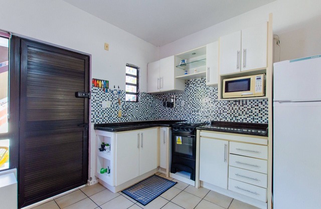 Condomínio Pé na Areia em Ponta das Canas CA1639