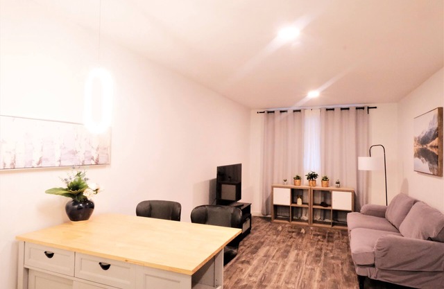 Confortable 3 ½ central, idéal pour découvrir Montréal