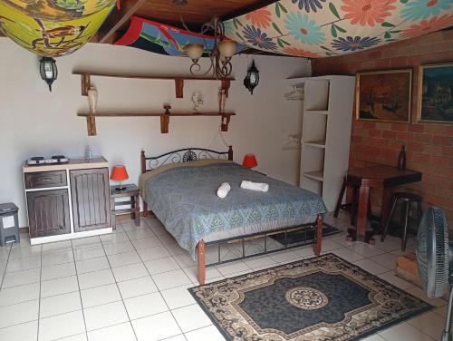 Confortable y privado estudio en zona exclusiva .