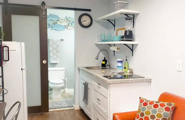 Container-Home with Wi-Fi & 3mi from Downtown Phxnn