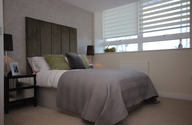 Contemporary 1 Bedroom in the heart of Stevenage - Fully Furnished