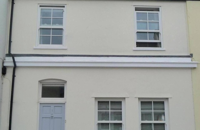 CONTEMPORARY 2 BEDROOM CHARACTER COTTAGE IDEAL FOR A RELAXING HOLIDAY