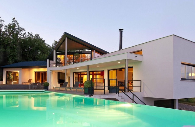 Contemporary architect's house in the outskirts of Toulouse