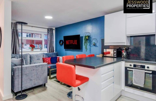 Contractor Friendly | Long Stays | WiFi & Parking