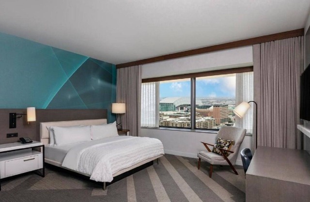 Convenient Stay! 2 Comfortable Units, Close to William P. Hobby Airport!