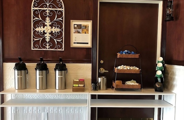 Convenient Stay in GuestHouse Kelso Longview! 4 Comfortable Units, Free Parking