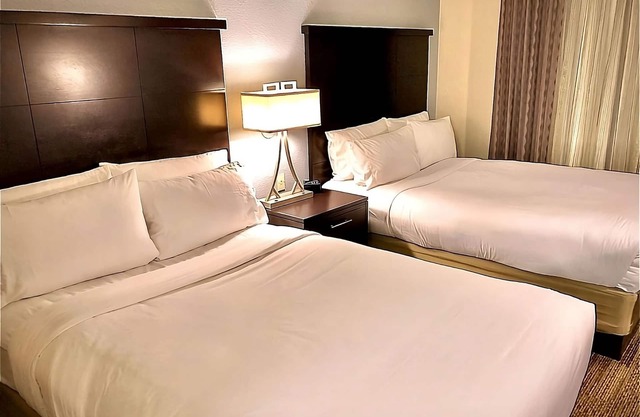 Convenient Stay, Superb Location, Kitchen, Pet-Friendly Property