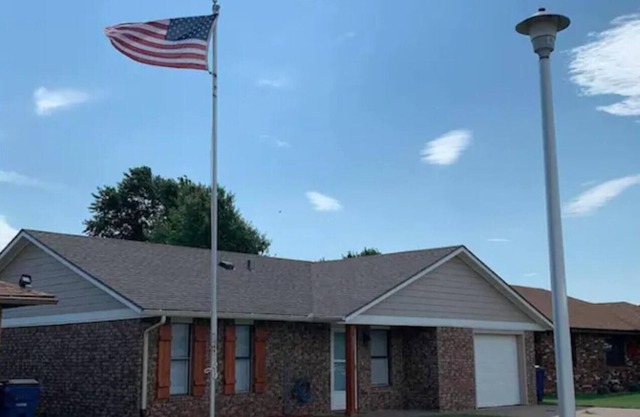 Convenient to Wind Farms, Wedding Venue, Hunting, Large Yard-Pet Friendly!