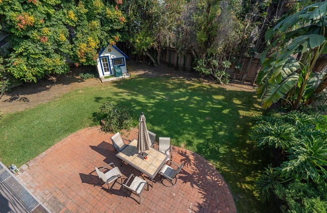 Cool August Getaway! A/C. Easy access: Beach, Airport, UCLA, Santa Monica, DTLA!