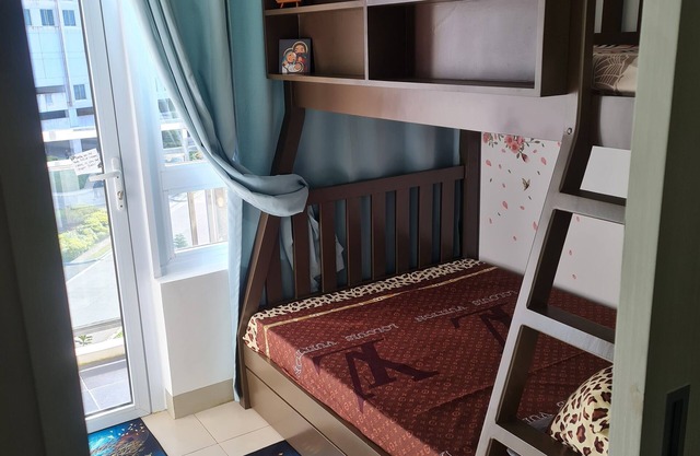 Cool Tagaytay Affordable Staycation with Free Parking on Site