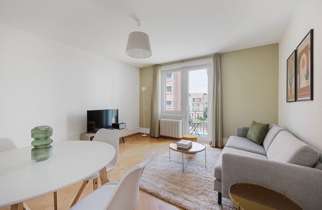 Cool Unterstrass 3BR, 15min walk to Zurich HB, by Blueground