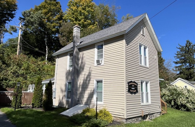 Cooperstown Cottage - 2 miles to Cooperstown Dreams park - with a pool!