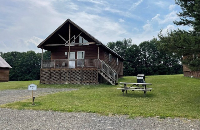 Cooperstown Double Play Cabins 2 Near Baseball