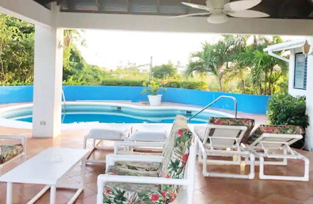Coral Villa, Pool, Ocean Views, Beach & Sea