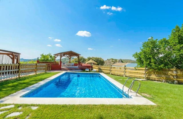 Cortijo El Encinar de Cobo Martos by Ruralidays