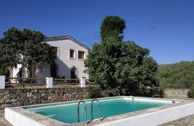 Cortijo los Duranes Montefrío by Ruralidays